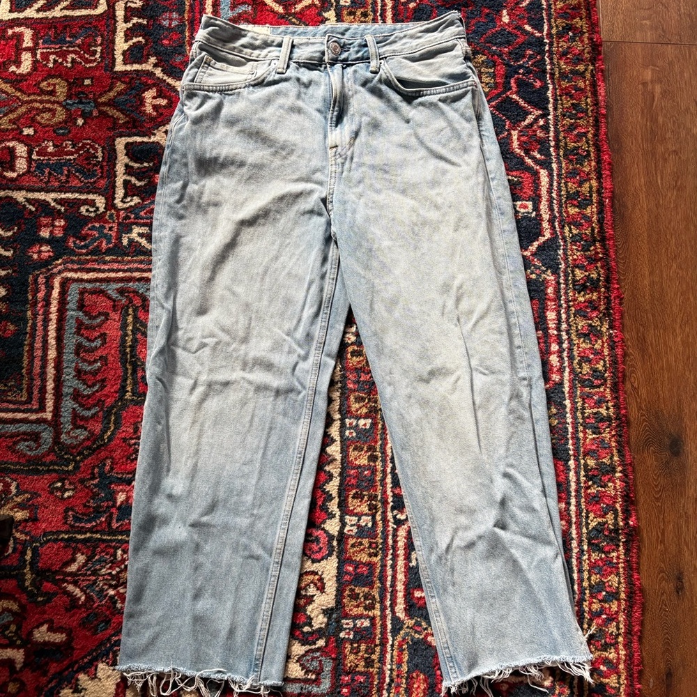 • HM Loose Ample Jeans •